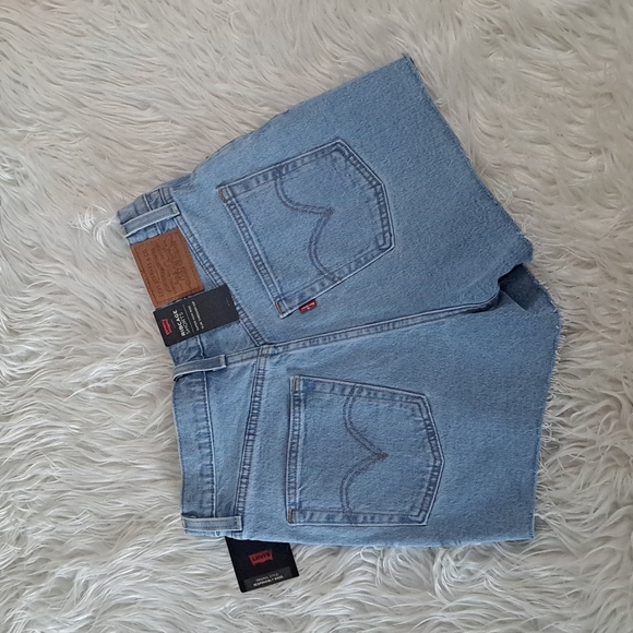 Levi's Ribcage shorts size 28 - Picture 5 of 6